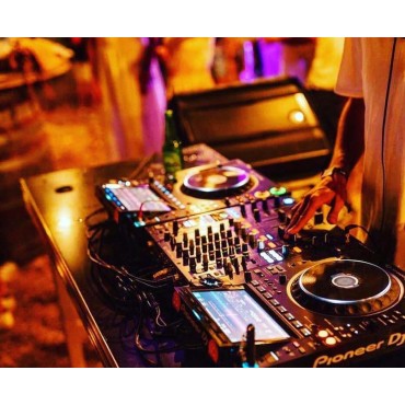 MESA GUIL MDJ-1 PARA DJ